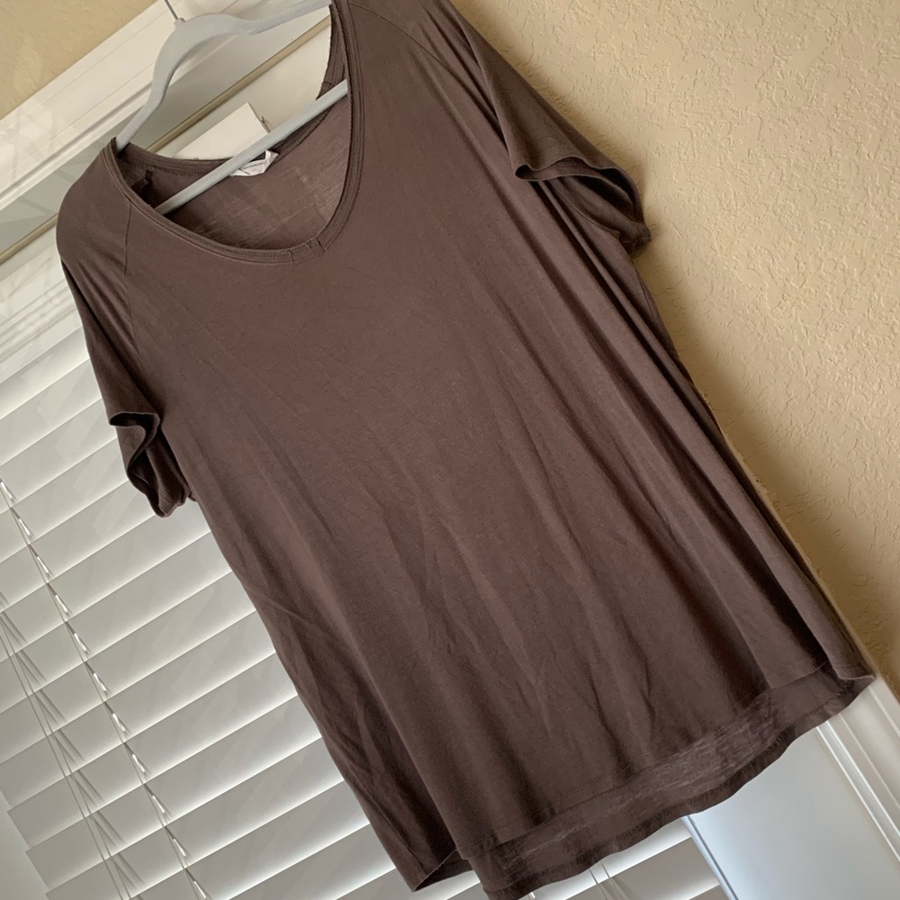 Brown tee